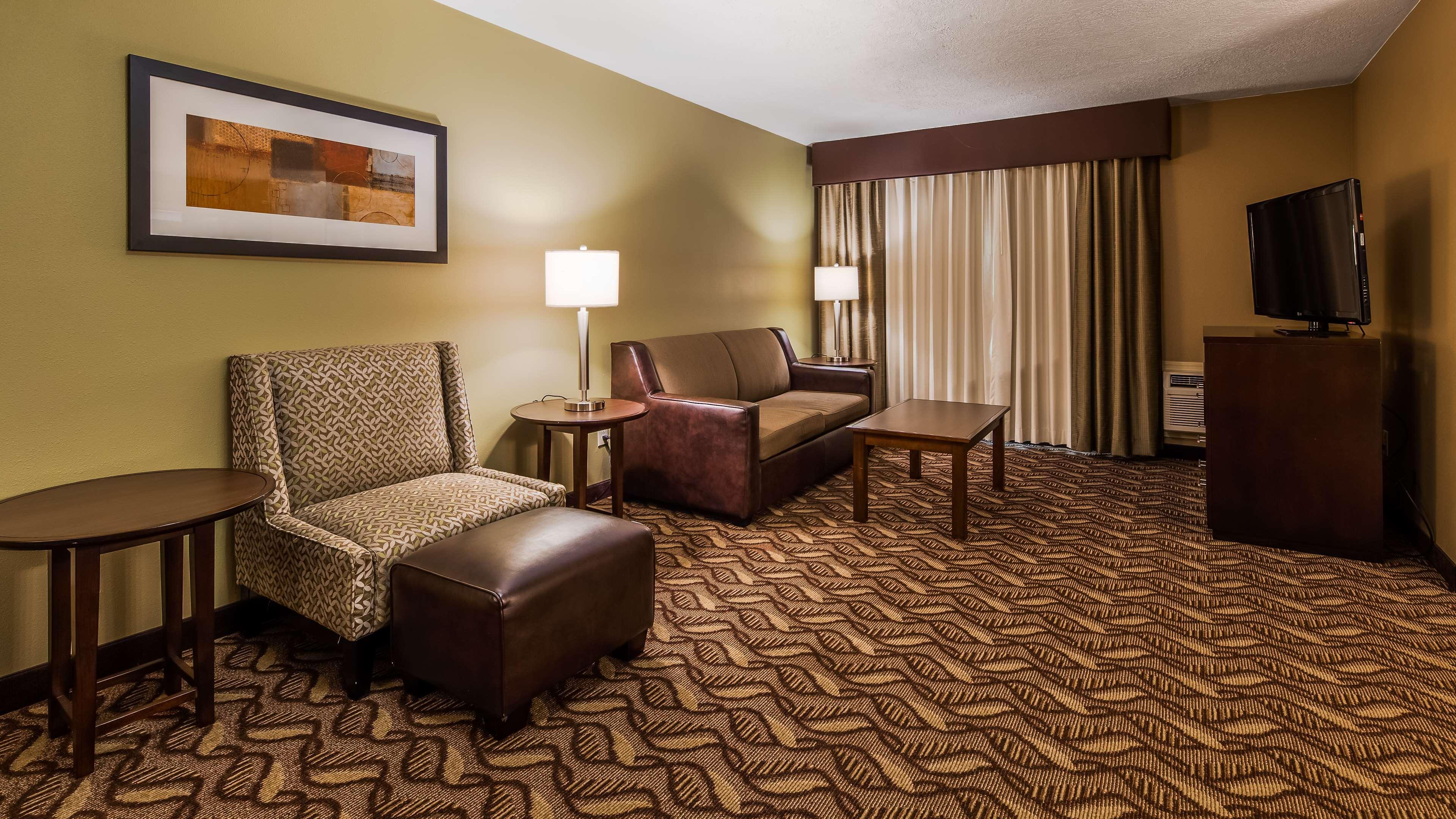 Best Western Plus Grand Manor Inn Springfield Bagian luar foto