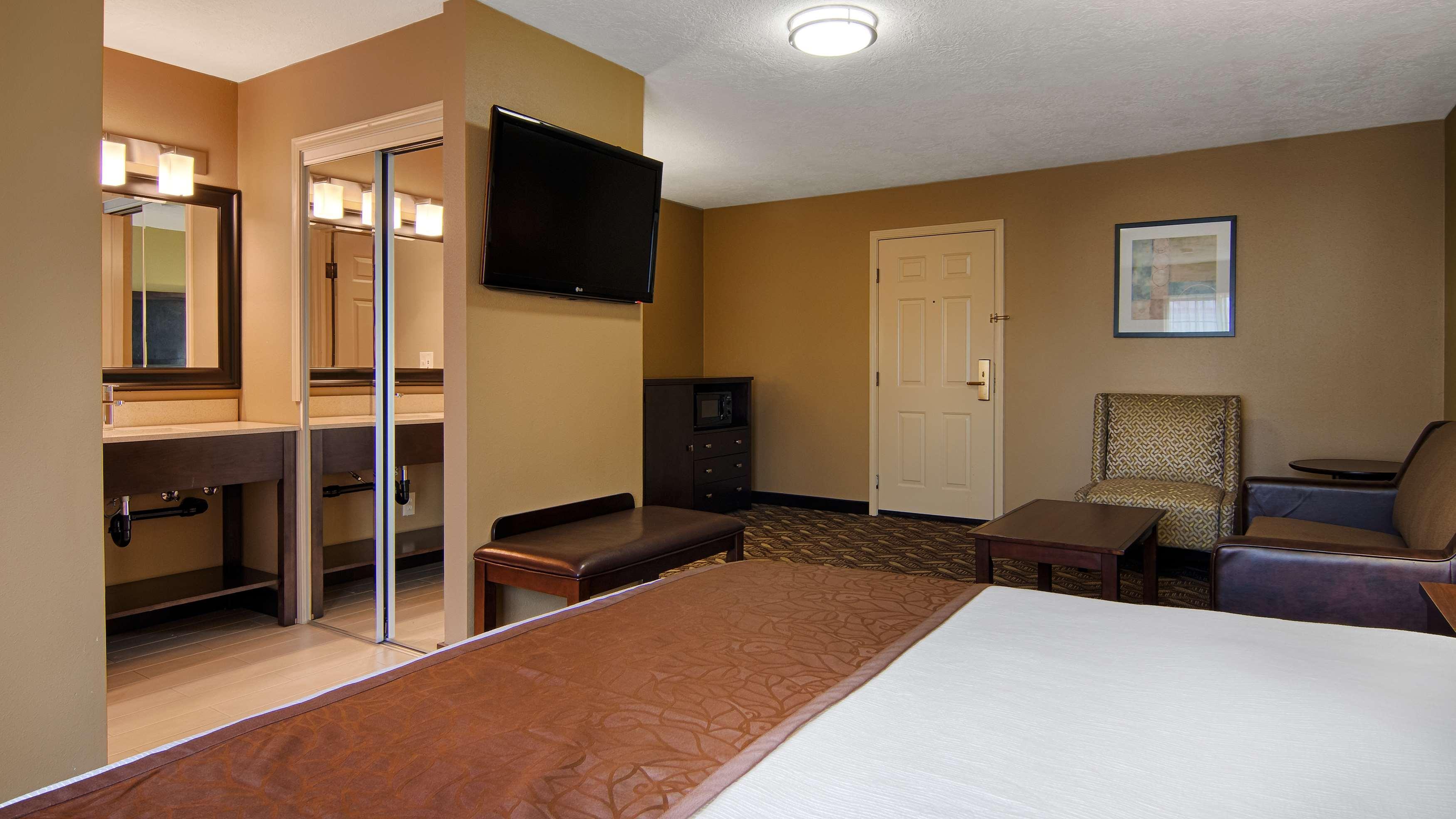 Best Western Plus Grand Manor Inn Springfield Bagian luar foto