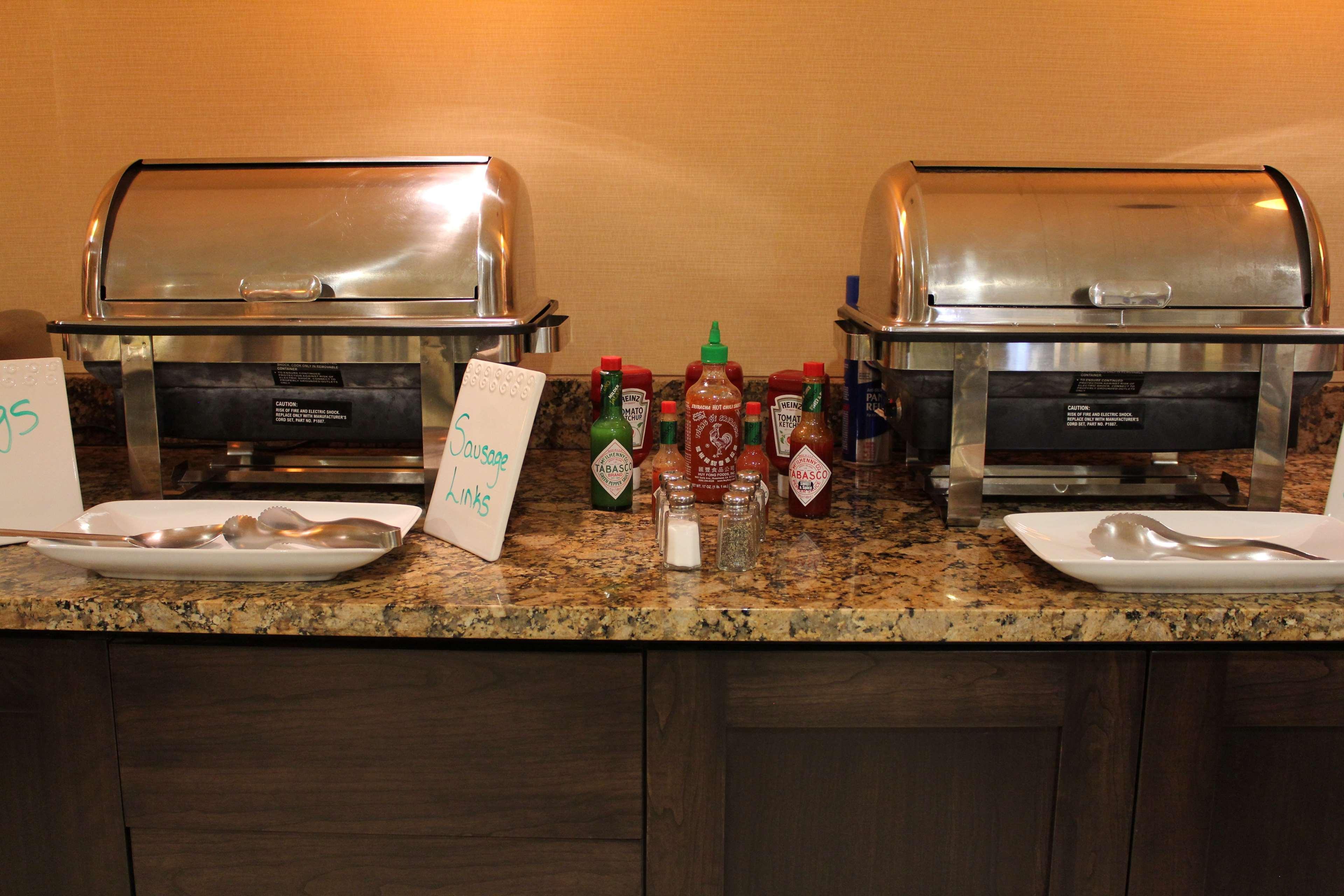 Best Western Plus Grand Manor Inn Springfield Bagian luar foto
