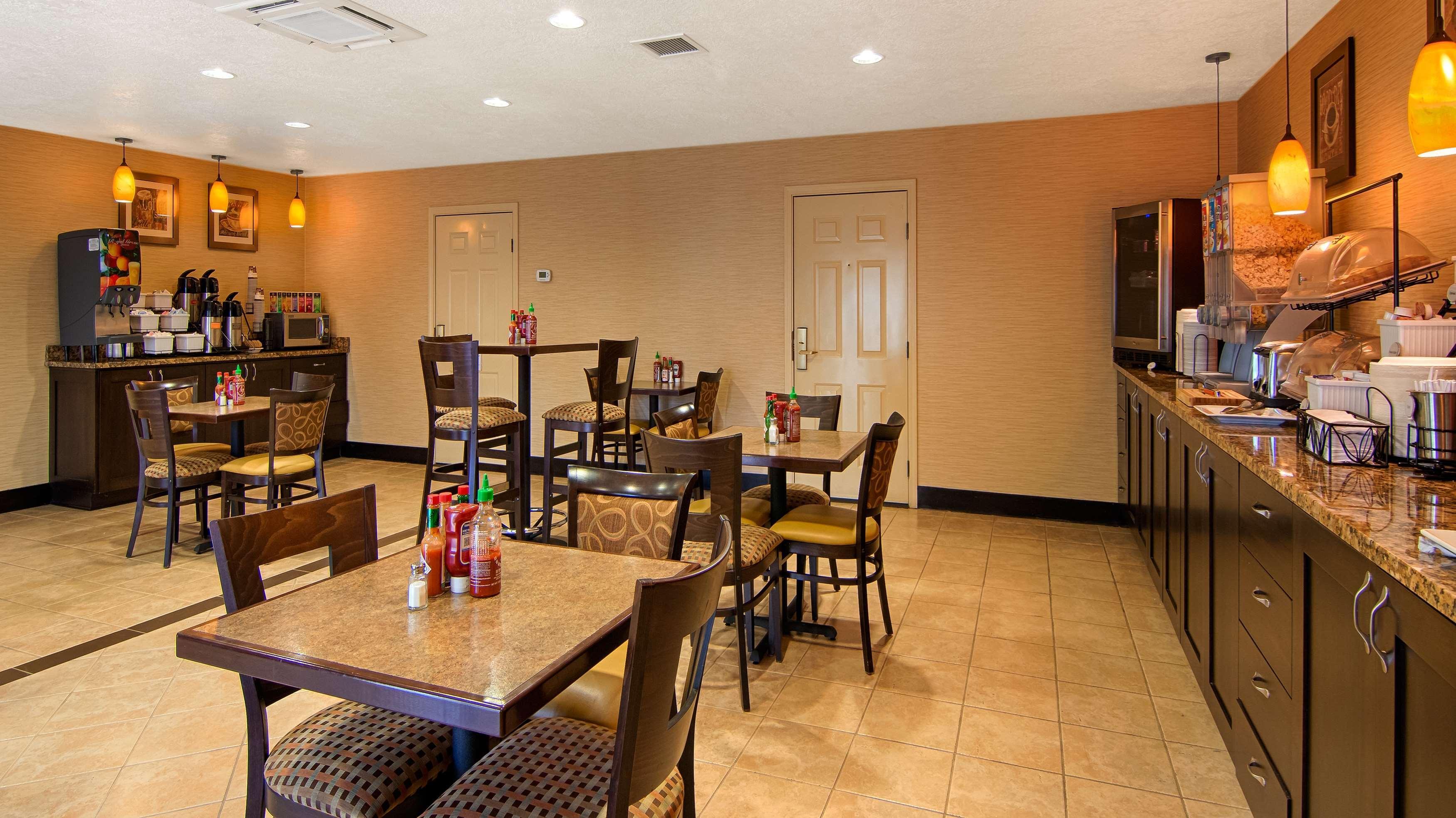 Best Western Grand Manor Inn Springfield Bagian luar foto