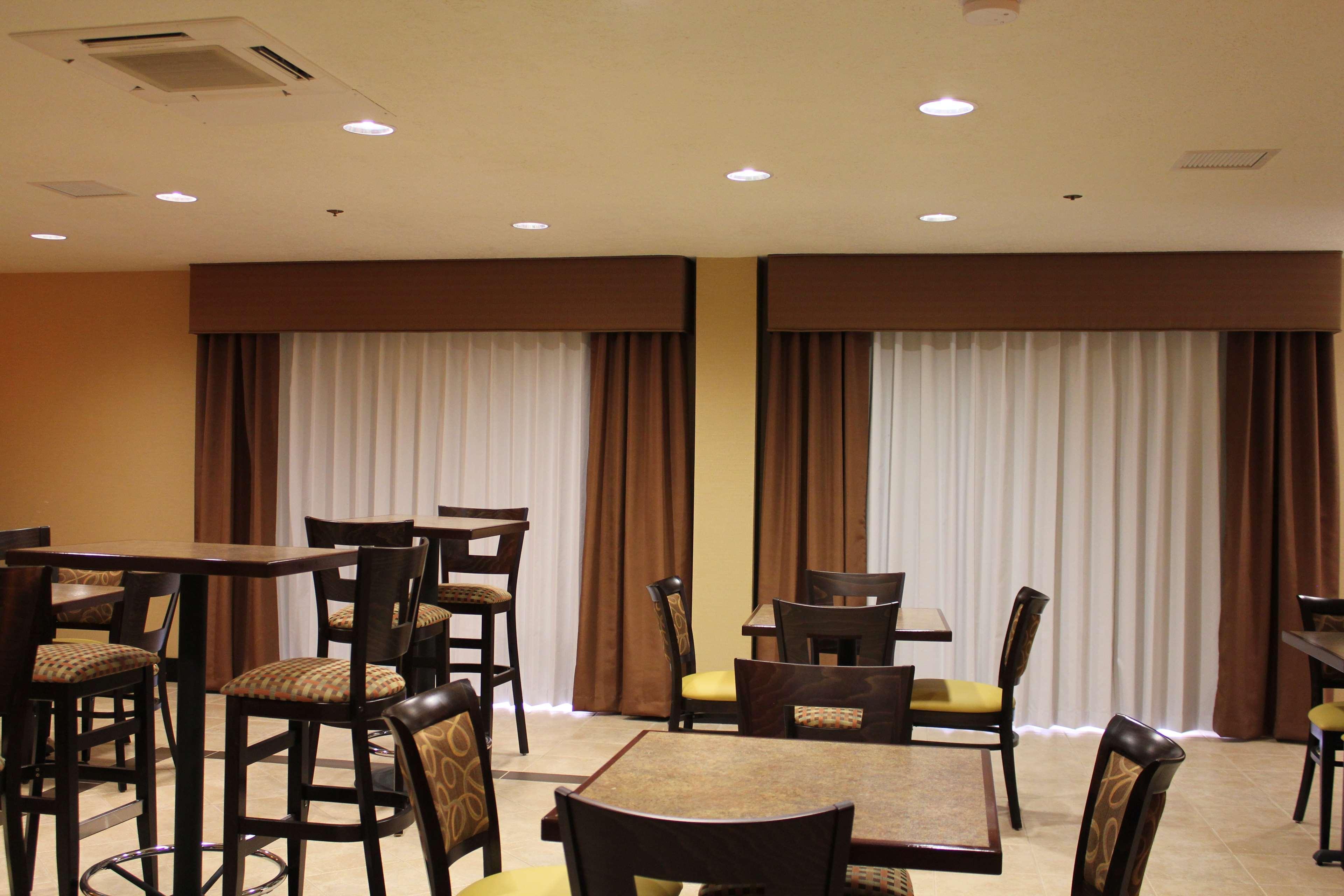 Best Western Plus Grand Manor Inn Springfield Bagian luar foto