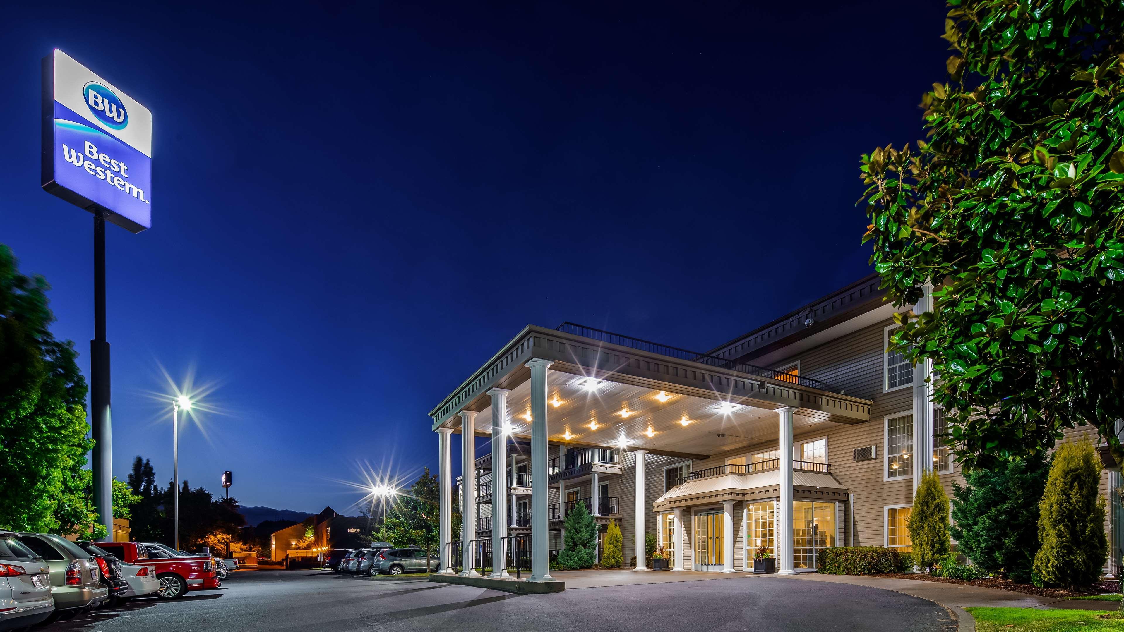 Best Western Plus Grand Manor Inn Springfield Bagian luar foto