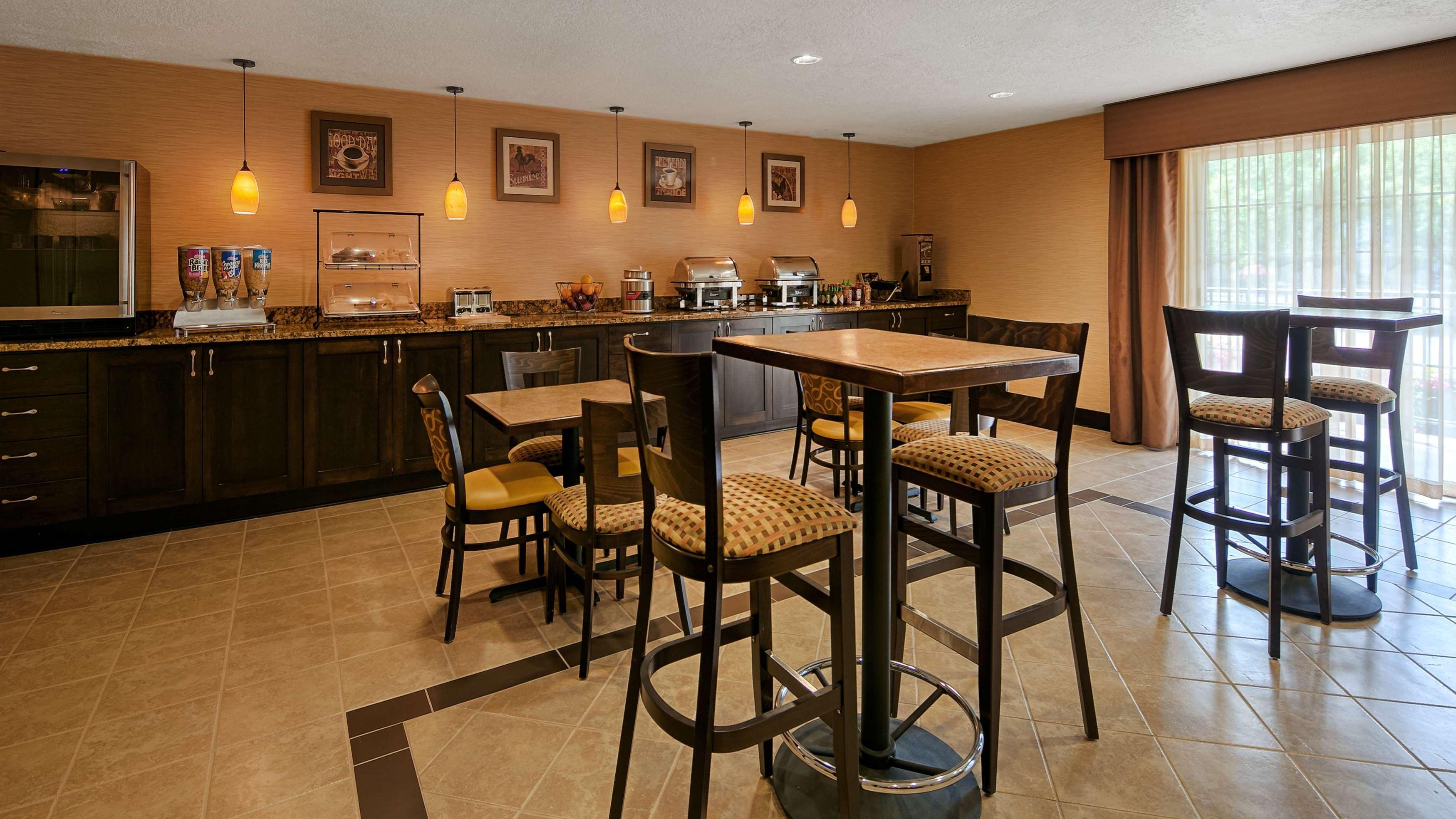 Best Western Plus Grand Manor Inn Springfield Bagian luar foto