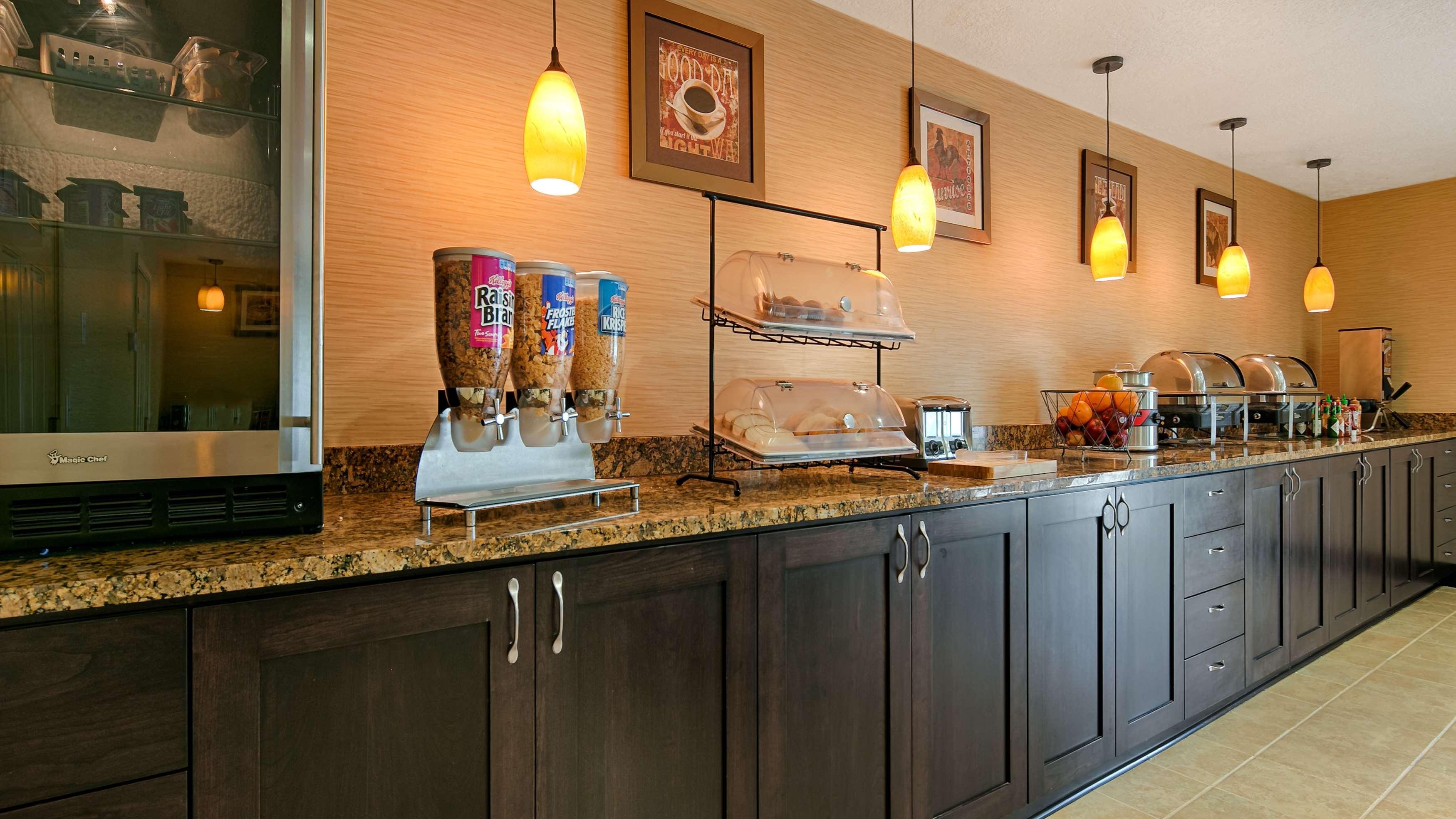 Best Western Plus Grand Manor Inn Springfield Bagian luar foto