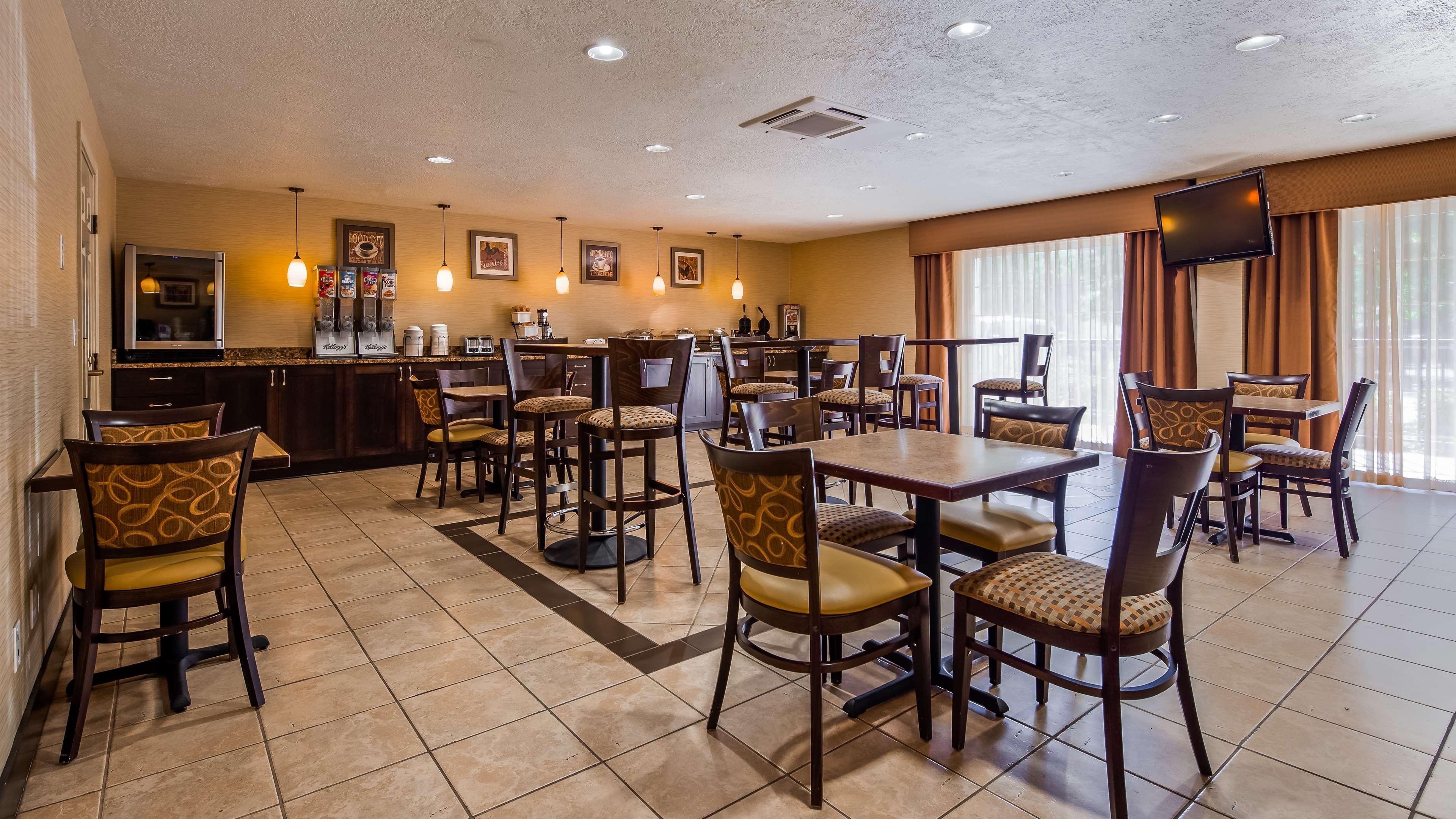 Best Western Plus Grand Manor Inn Springfield Bagian luar foto