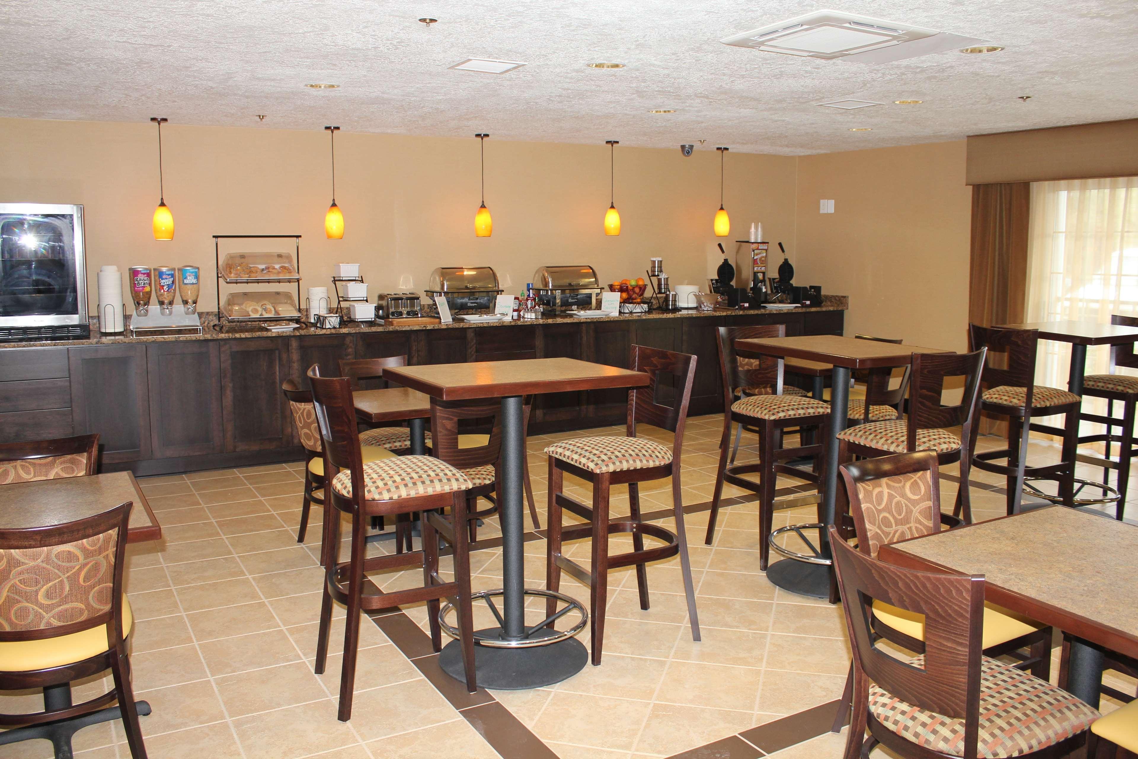 Best Western Plus Grand Manor Inn Springfield Bagian luar foto
