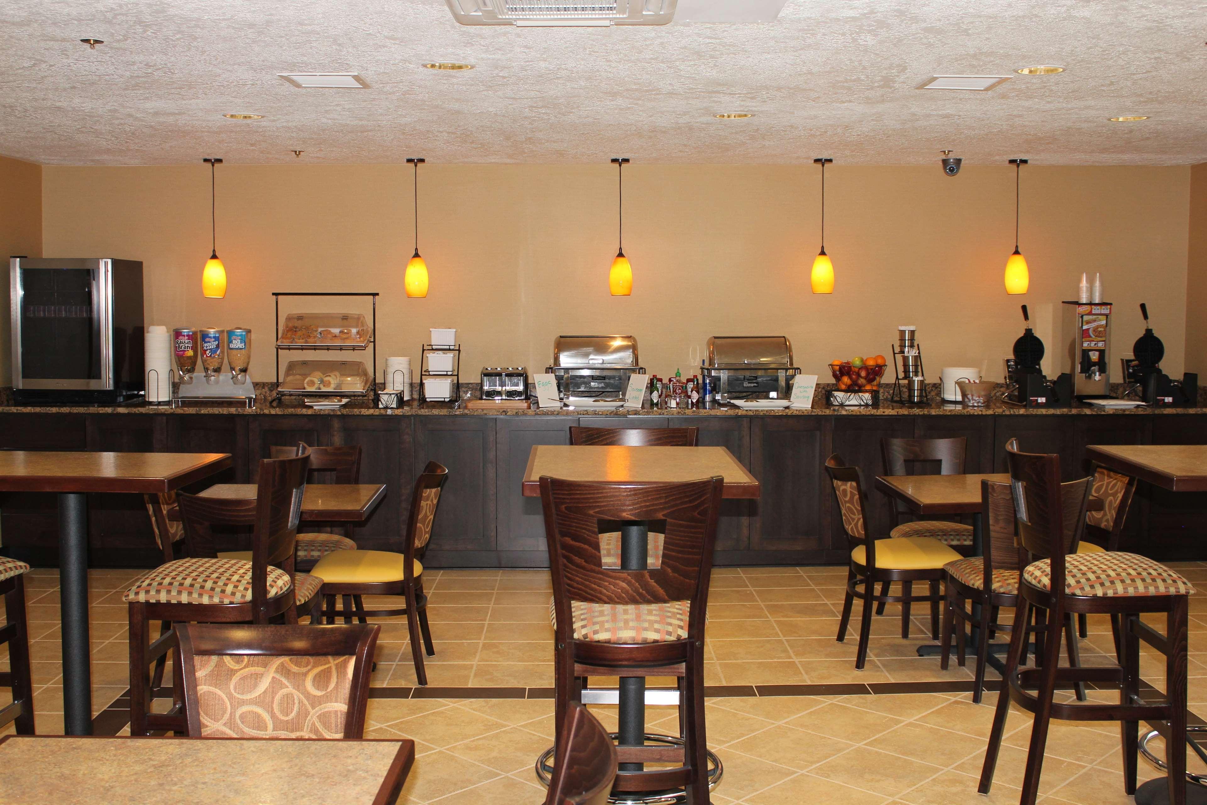 Best Western Plus Grand Manor Inn Springfield Bagian luar foto