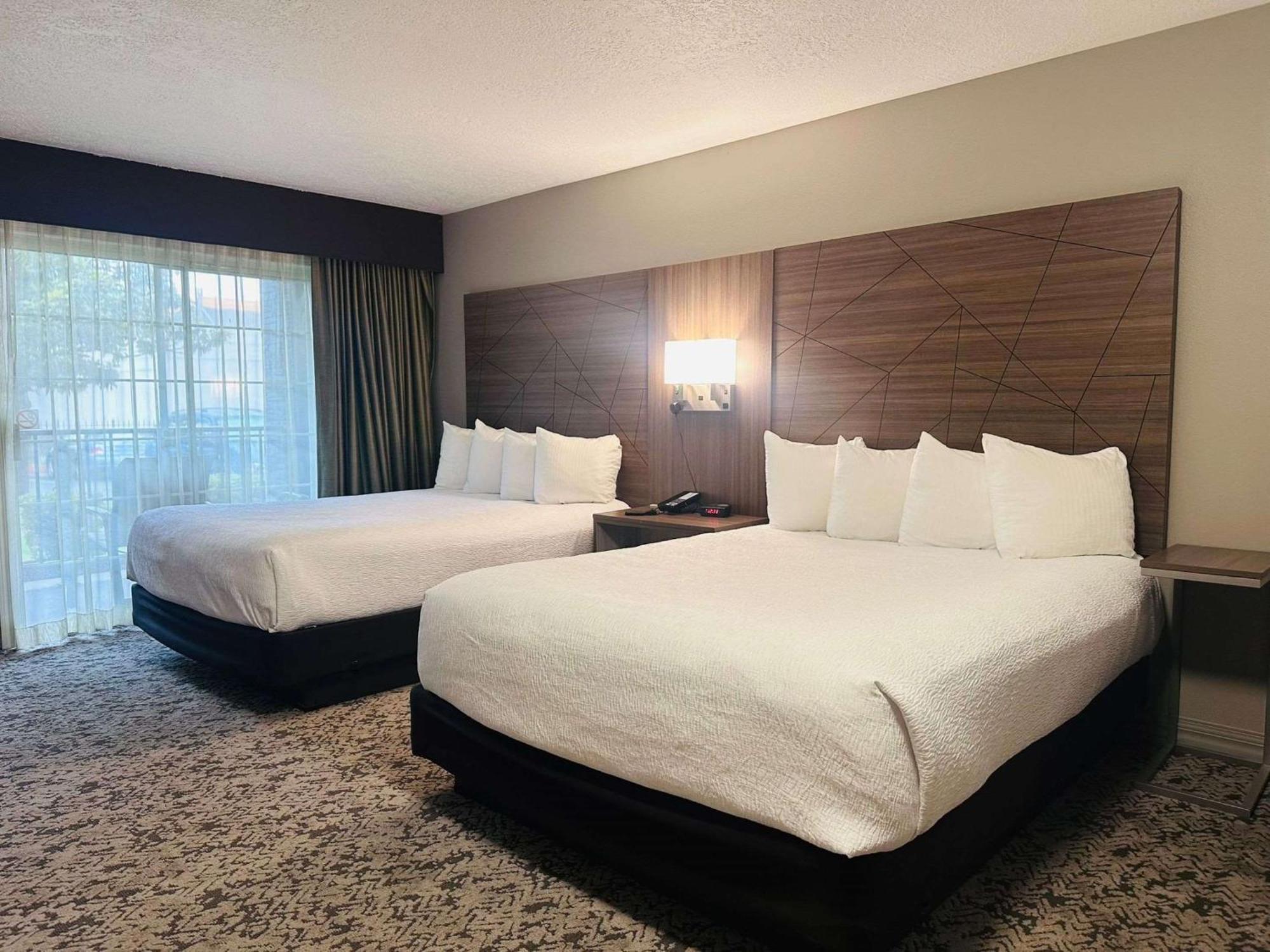 Best Western Plus Grand Manor Inn Springfield Bagian luar foto