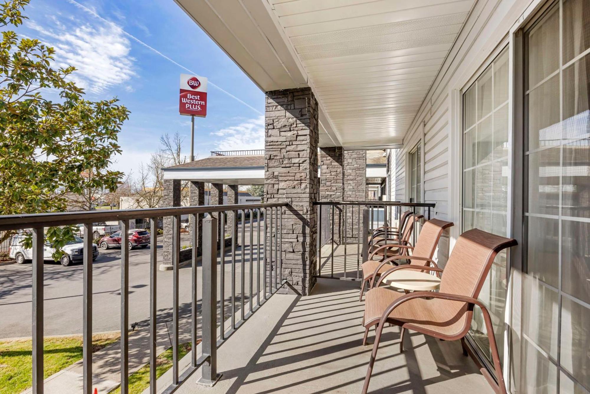 Best Western Plus Grand Manor Inn Springfield Bagian luar foto
