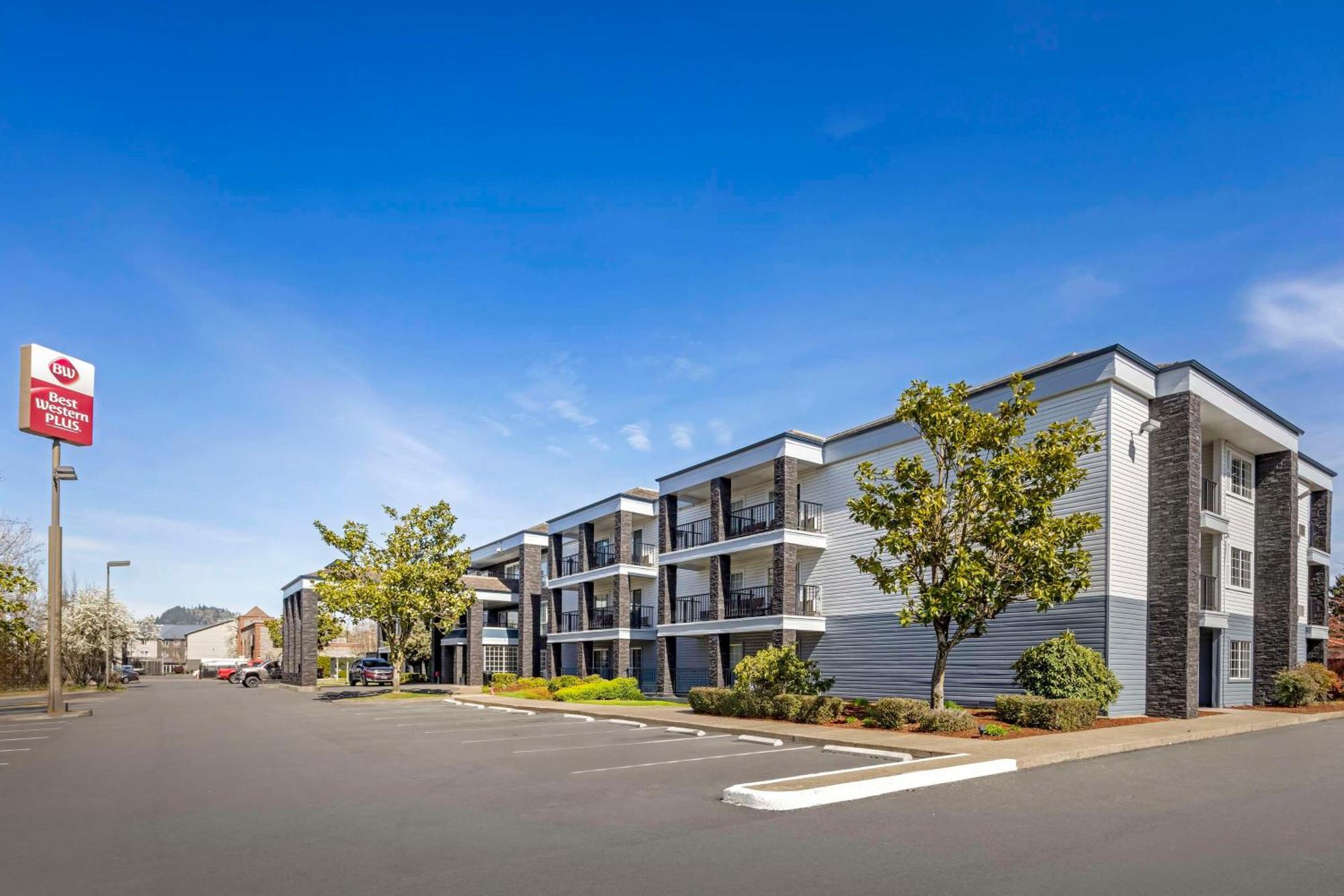 Best Western Plus Grand Manor Inn Springfield Bagian luar foto