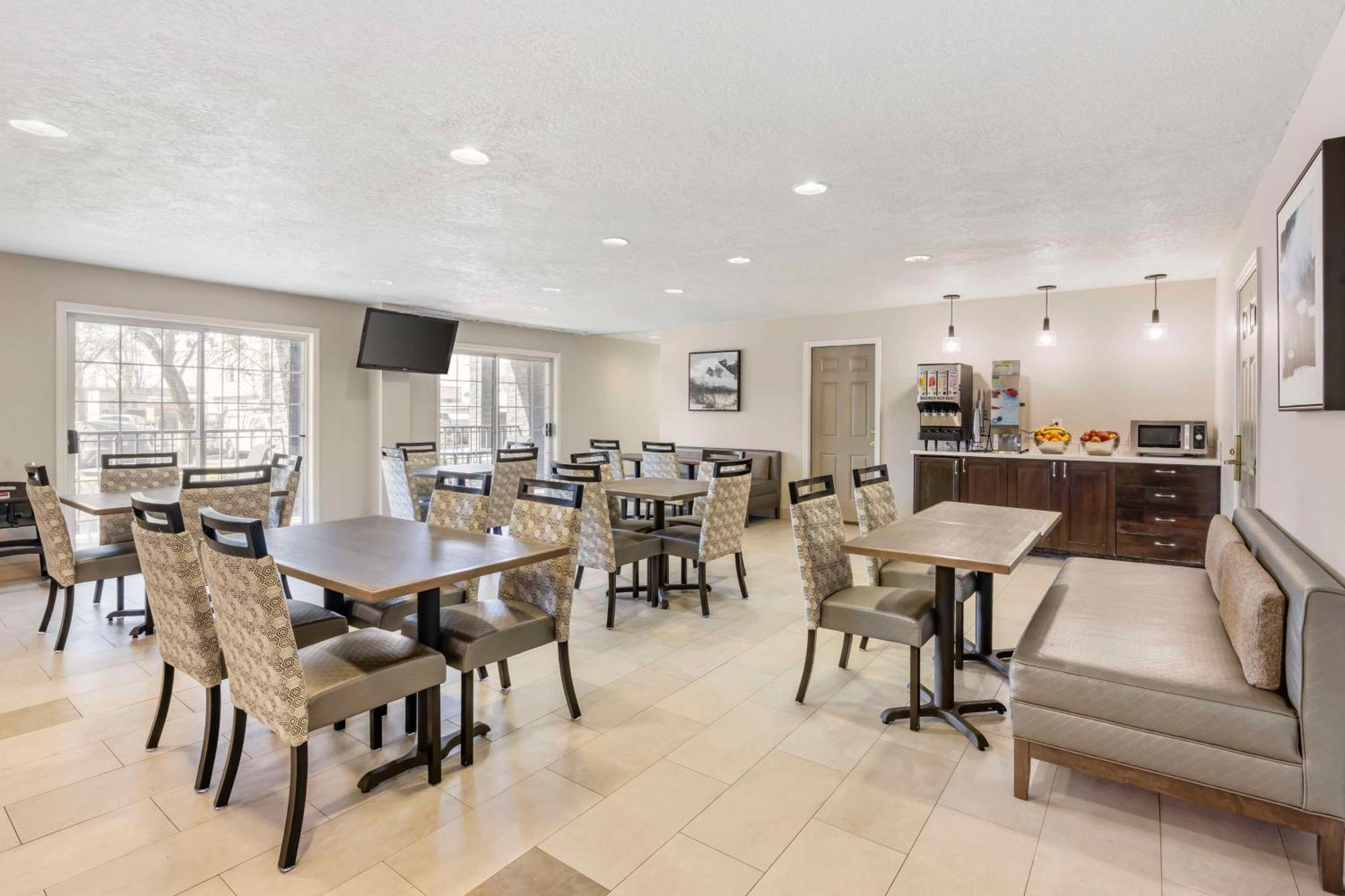 Best Western Plus Grand Manor Inn Springfield Bagian luar foto