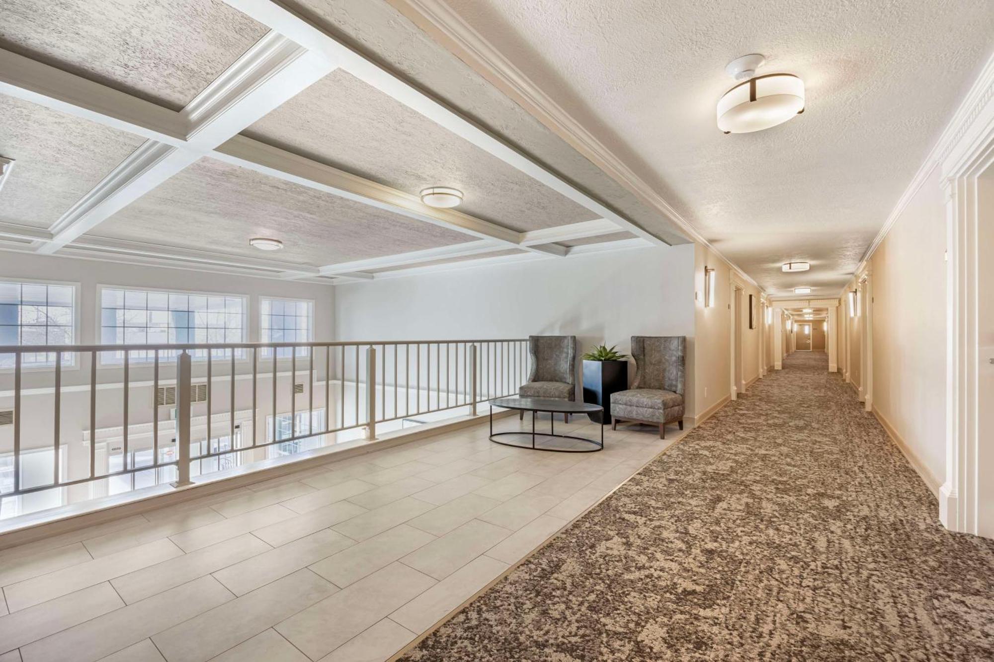 Best Western Plus Grand Manor Inn Springfield Bagian luar foto