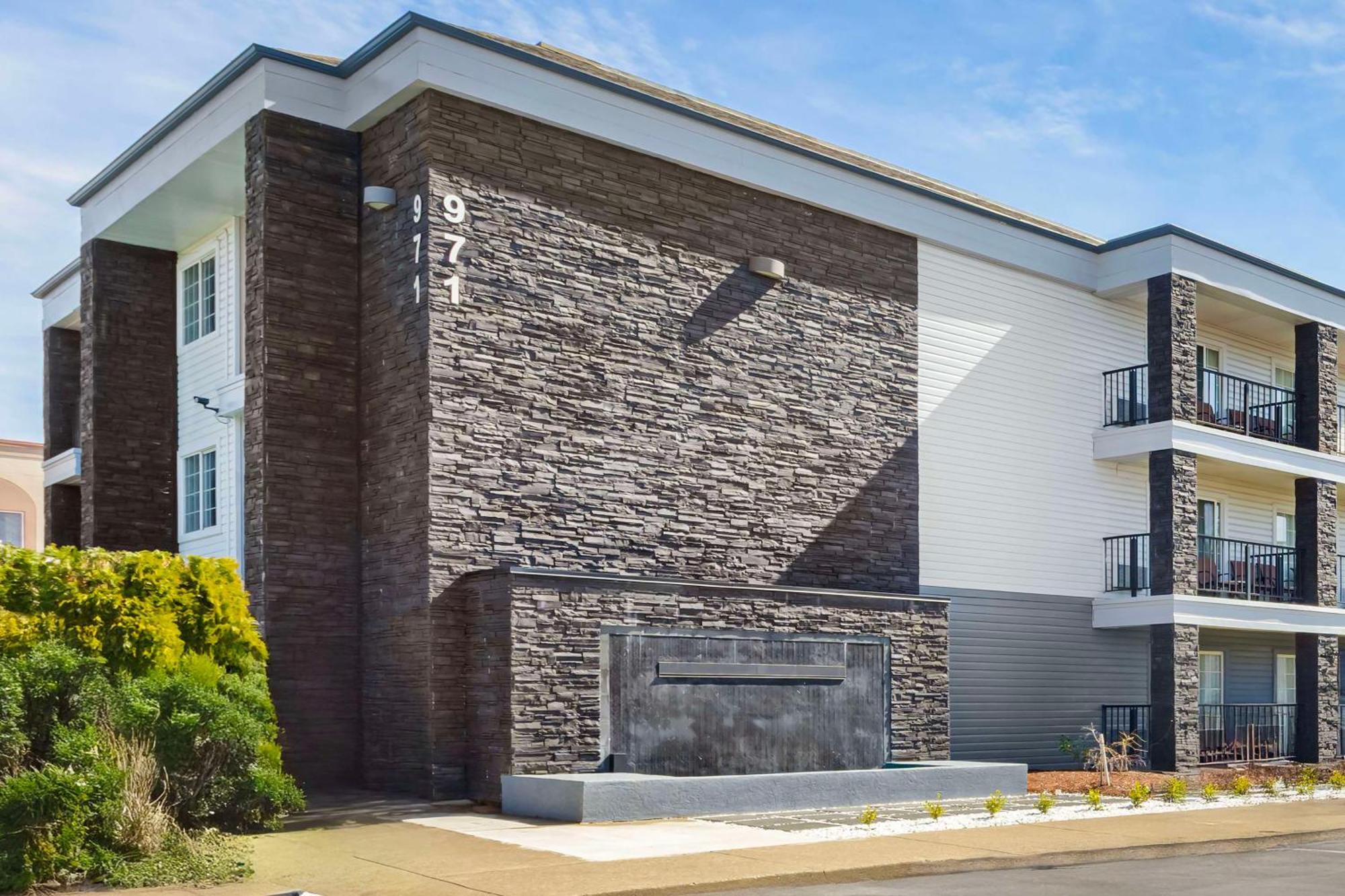 Best Western Plus Grand Manor Inn Springfield Bagian luar foto